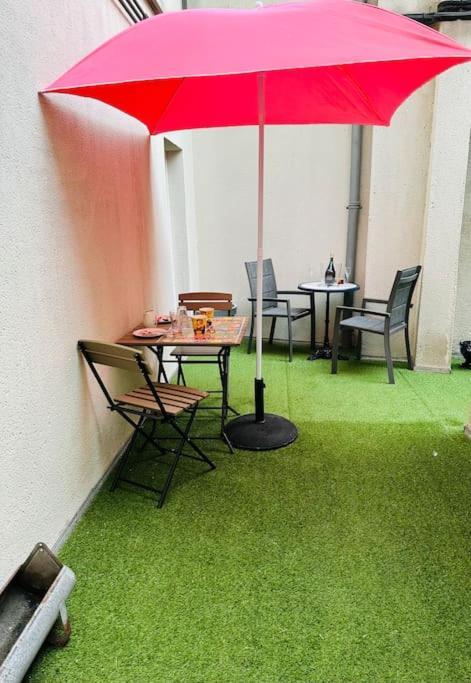 3 Personnes Centre Ville, Avec Cour Appartement *