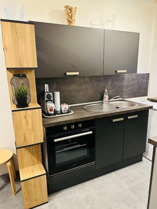 3 Personnes Centre Ville, Avec Cour